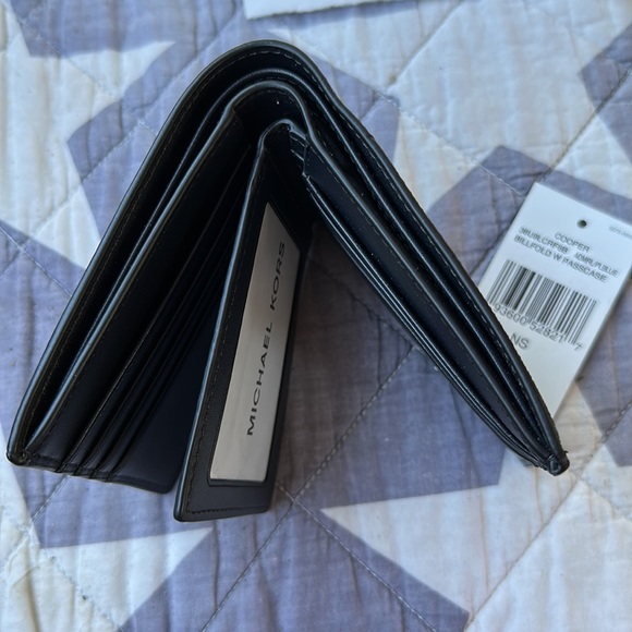 Michael Kors Cooper admrl/plblue billfold wallet with passcase NWT - Picture 9 of 9
